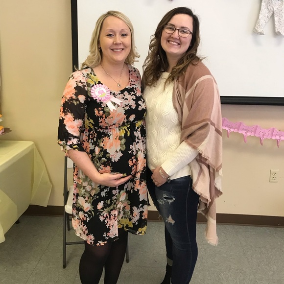 Meet your Posher, Abigail - Picture 2 of 8